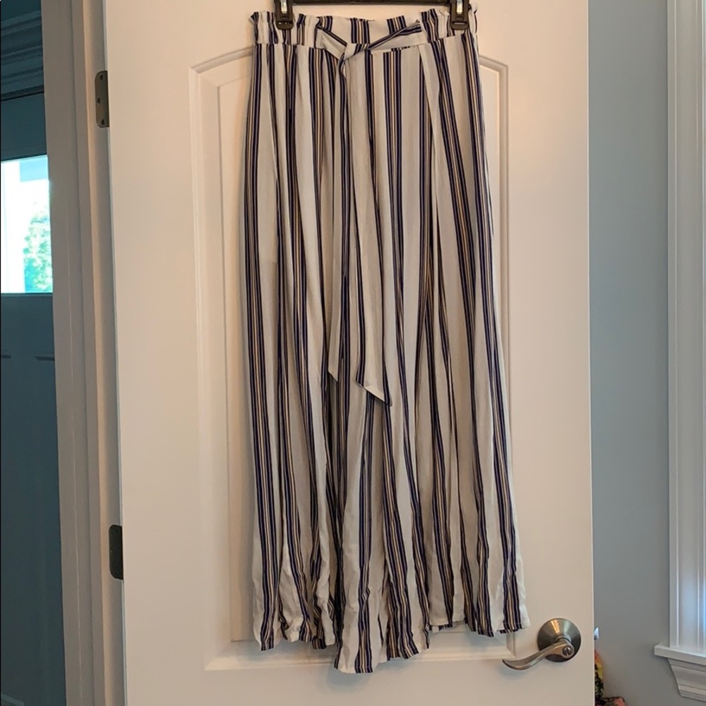 Flowing open leg pant
